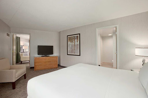 Hotel «Hilton Auburn Hills Suites», reviews and photos, 2300 Featherstone Rd, Auburn Hills, MI 48326, USA