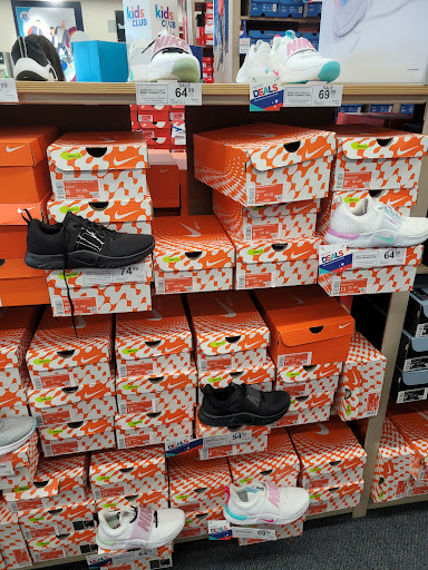 Shoe Store «Rack Room Shoes», reviews and photos, 3050 E Lohman Ave Ste E, Las Cruces, NM 88011, USA