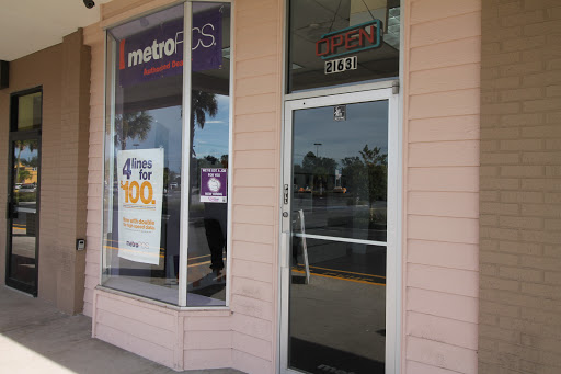 Cell Phone Store «MetroPCS Authorized Dealer», reviews and photos, 21631 Village Lakes Shopping Center Dr, Land O Lakes, FL 34639, USA