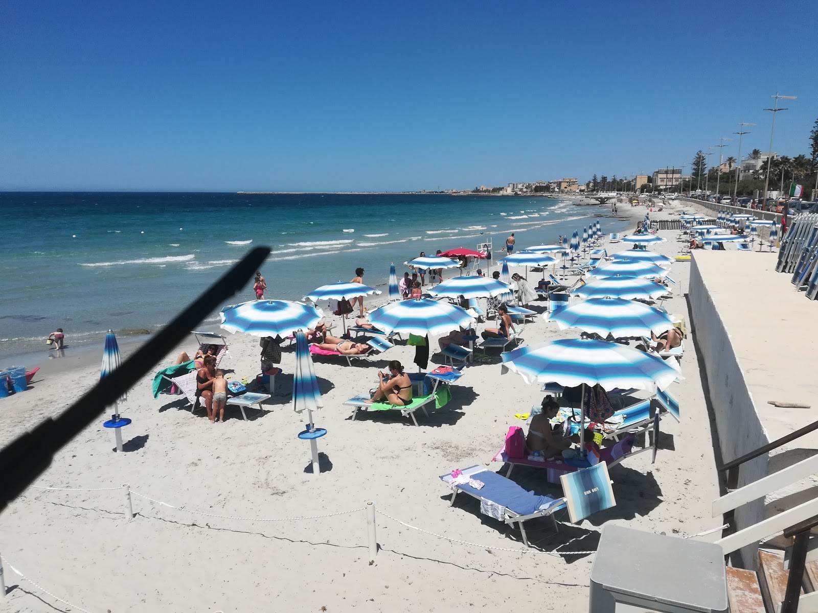 Valokuva Spiaggia Mazara del Valloista. - suositellaan perheen matkustajille, joilla on lapsia