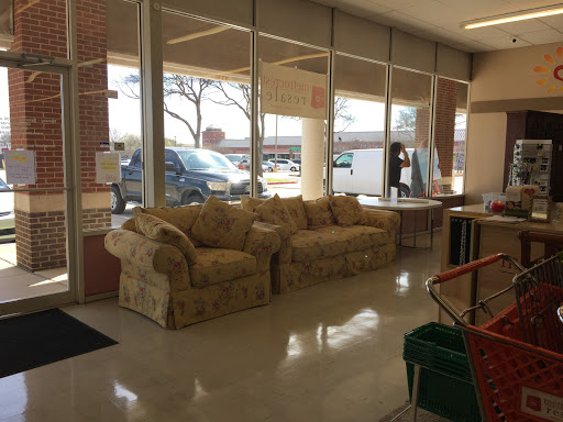 Thrift Store «Metrocrest Resale», reviews and photos, 2661 Midway Rd #207, Carrollton, TX 75006, USA