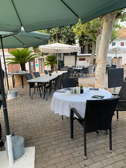 Restaurant Sa Canyeta - Plaça des Pou, 3, 07519 Maria de la Salut, Illes Balears, Spain