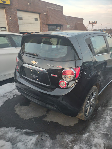 Used Car Dealer «Advance Auto Mart», reviews and photos, 5400 W North Ave, Chicago, IL 60639, USA