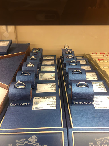 Jewelry Store «Kay Jewelers», reviews and photos, 300 The Bridge St Suite 114, Huntsville, AL 35806, USA