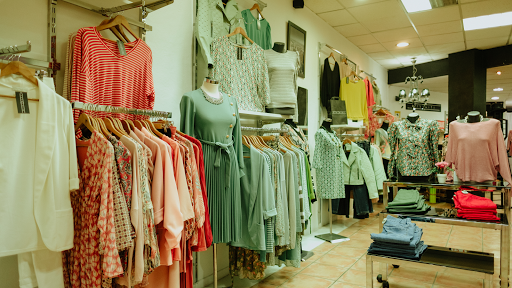 Comprar ropa de mujer en Palma de 2024