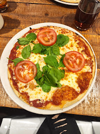 Pizza du Restaurant Le Faubourg Pizzeria à Noyers - n°7
