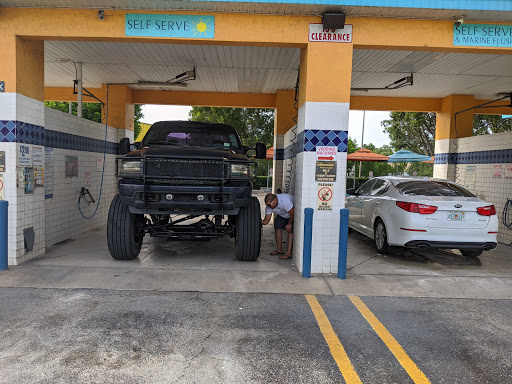 Bonjour Car Wash en Stuart