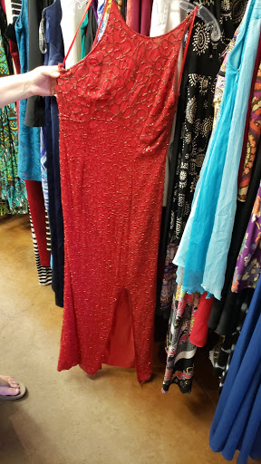 Thrift Store «La Tienda Thrift Store», reviews and photos, 510 N El Camino Real, San Clemente, CA 92672, USA