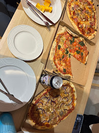 Plats et boissons du Pizzeria Pizza Take Away by Hotel Chamois à Huez - n°4