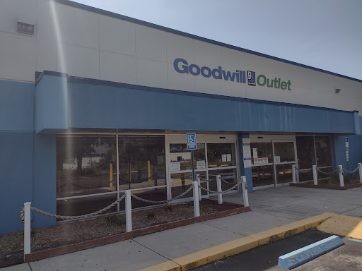 Thrift Store «Goodwill Ocala Superstore Adjacent to Paddock Mall», reviews and photos, 2830 SW 27th Ave, Ocala, FL 34471, USA