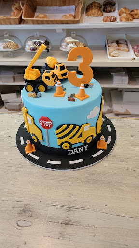 Cake Shop «Dulce de Leche Cake Shop», reviews and photos, 346 N Windsor Ave, Brightwaters, NY 11718, USA