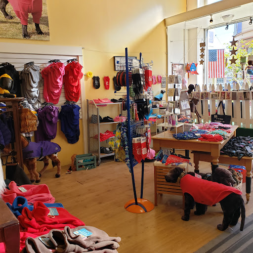 Pet Supply Store «Beach Puppy», reviews and photos, 614 Broadway St, Seaside, OR 97138, USA