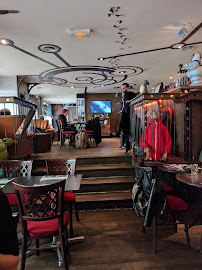 Atmosphère du Restaurant Dernier Bar avant la Fin du Monde à Paris - n°18
