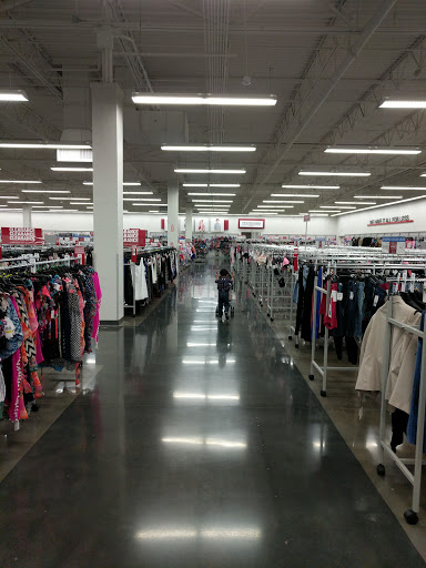 Clothing Store «Burlington Coat Factory», reviews and photos, 1965 N Pebble Creek Pkwy, Goodyear, AZ 85395, USA