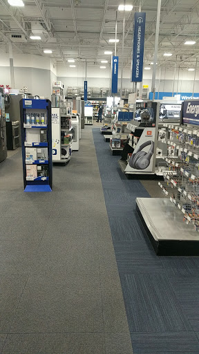 Electronics Store «Best Buy», reviews and photos, 208 Fortune Blvd, Milford, MA 01757, USA