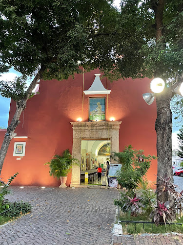 Iglesia de Santa Lucía - Catholic church in Merida, Mexico |  