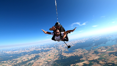 Aube Parachutisme - Centre de Chute Libre à Précy-Saint-Martin