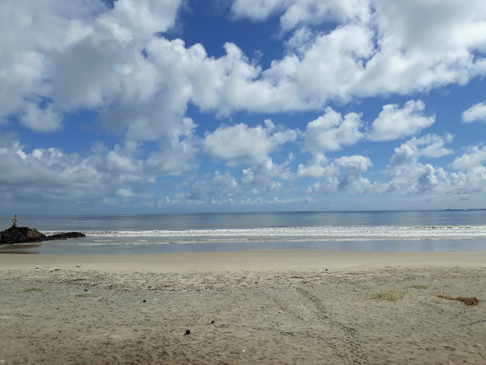 Foto van Praia do Malhado en de nederzetting