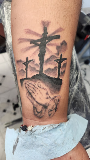 Explore tattoo sleeves for men ideas, creative tattoo ideas in El Paso, available at R&R tattoo and piercing studio