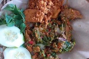 Ayam Bakar Mamamia image