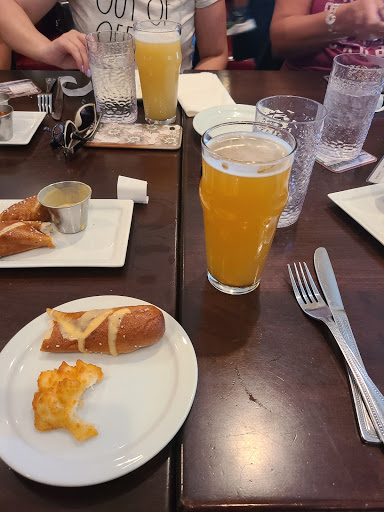 American Restaurant «Reds Alehouse», reviews and photos, 405 N Dubuque St, North Liberty, IA 52317, USA