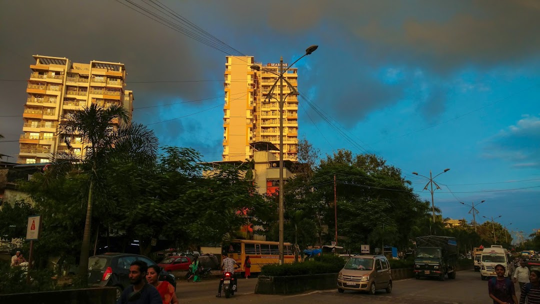 Season Apartment Building