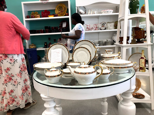 Thrift Store «Humane Society Thrift Store», reviews and photos, 4445 20th St, Vero Beach, FL 32966, USA