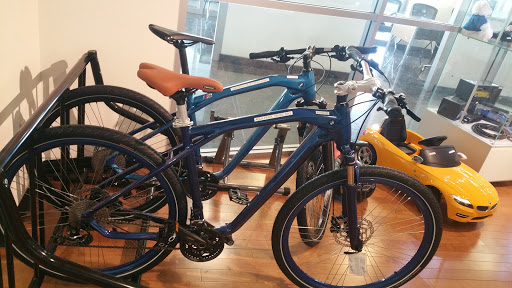 BMW Dealer «Chapman BMW On Camelback», reviews and photos, 830 E Camelback Rd, Phoenix, AZ 85014, USA