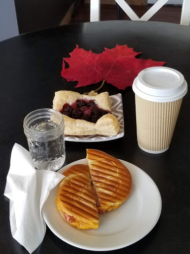 Coffee Shop «Vacavi Cafe», reviews and photos, 100 Water St, Conneaut Lake, PA 16316, USA