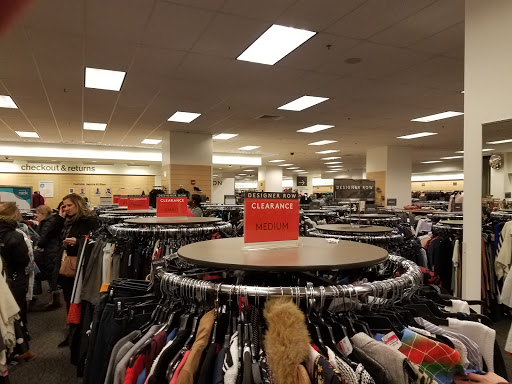 Department Store «Nordstrom Rack Chicago Avenue», reviews and photos, 101 E Chicago Ave, Chicago, IL 60611, USA