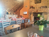 Atmosphère du Restaurant Le Marmiton table paysanne à Marsalès - n°2