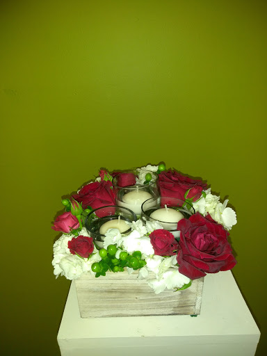 Florist «Plump Chicago Flower Shop», reviews and photos, 411 E Oakwood Blvd, Chicago, IL 60653, USA