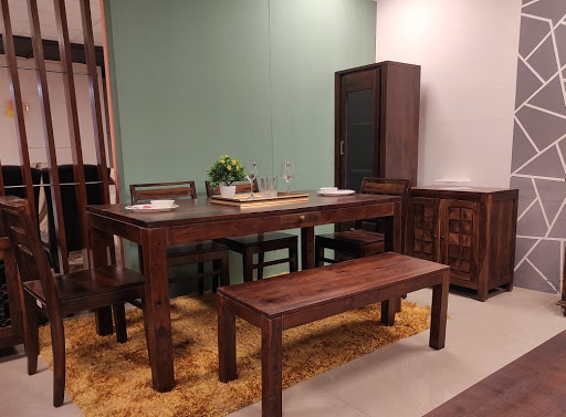 Centers to study furniture restoration in Delhi