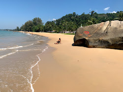 Khaolak Beach'in fotoğrafı çok temiz temizlik seviyesi ile