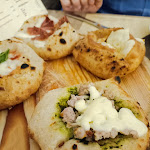 Photo n°2 de l'avis de Monica.o fait le 02/05/2022 à 09:21 sur le  Pizzeria Gaetano Genovesi à Naples