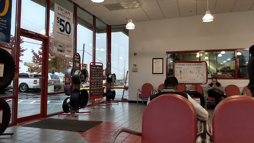 Tire Shop «Discount Tire Store - Everett, WA», reviews and photos, 8125 Evergreen Way, Everett, WA 98203, USA