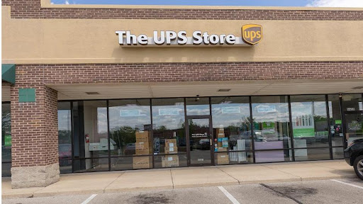 The UPS Store, 5818 Wilmington Pike, Centerville, OH 45459, USA, 