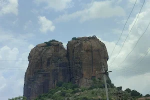 Puligundu Rock Mountain image
