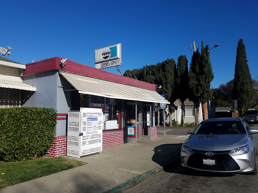 M & M Liquor & Grocery Store, 2051 Scott St, San Jose, CA 95128, USA, 