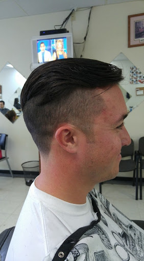 Barber Shop «Friendly Barber Shop», reviews and photos, 13207 Jones Rd, Houston, TX 77070, USA