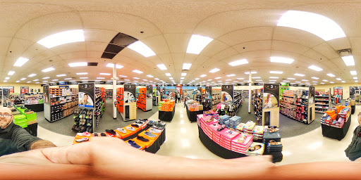Shoe Store «Shoe Carnival», reviews and photos, 2325 S Stemmons Fwy, Lewisville, TX 75067, USA