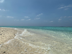 Fotografie cu Bikini Beach Mahibadhoo cu o linie de coastă spațioasă