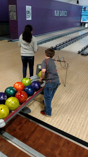 Bowling Alley «Air Lanes Bowling Center», reviews and photos, 4200 Fleur Dr, Des Moines, IA 50321, USA