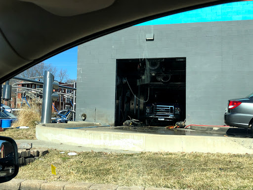 Car Wash «Big Splash Car Wash», reviews and photos, 614 W 39th St, Kansas City, MO 64111, USA