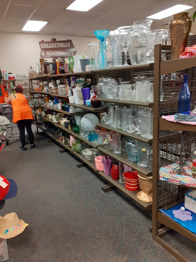 Thrift Store «Discover Goodwill West Retail Center», reviews and photos, 2304 W Colorado Ave, Colorado Springs, CO 80904, USA