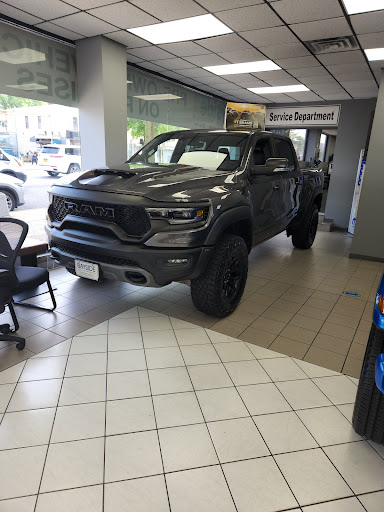 Car Dealer «Bayside Chrysler Jeep Dodge», reviews and photos, 21219 Northern Blvd, Bayside, NY 11361, USA