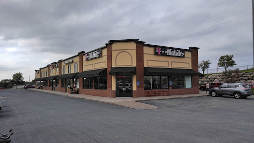 Cell Phone Store «T-Mobile», reviews and photos, 6670 150th St W, Apple Valley, MN 55124, USA