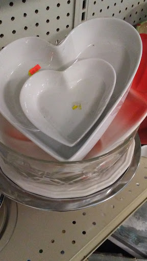 Thrift Store «Rescue Treasures», reviews and photos, 524 N Burdick St, Kalamazoo, MI 49007, USA