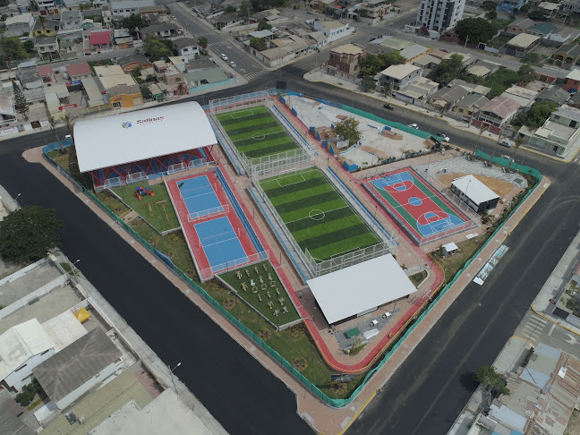 Opiniones de Polideportivo Benjamín Carrión Ruiz en Salinas - Gimnasio