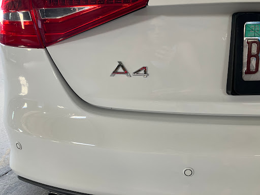 Auto Body Shop «B & L Automotive Repairs Inc», reviews and photos, 3830 N Kedzie Ave, Chicago, IL 60618, USA